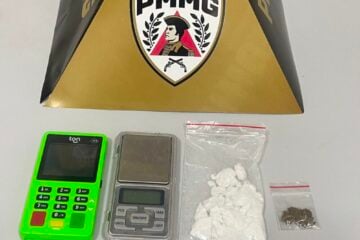 Polícia Militar apreende drogas e materiais ligados ao tráfico no Jardim das Oliveiras, em Itabira