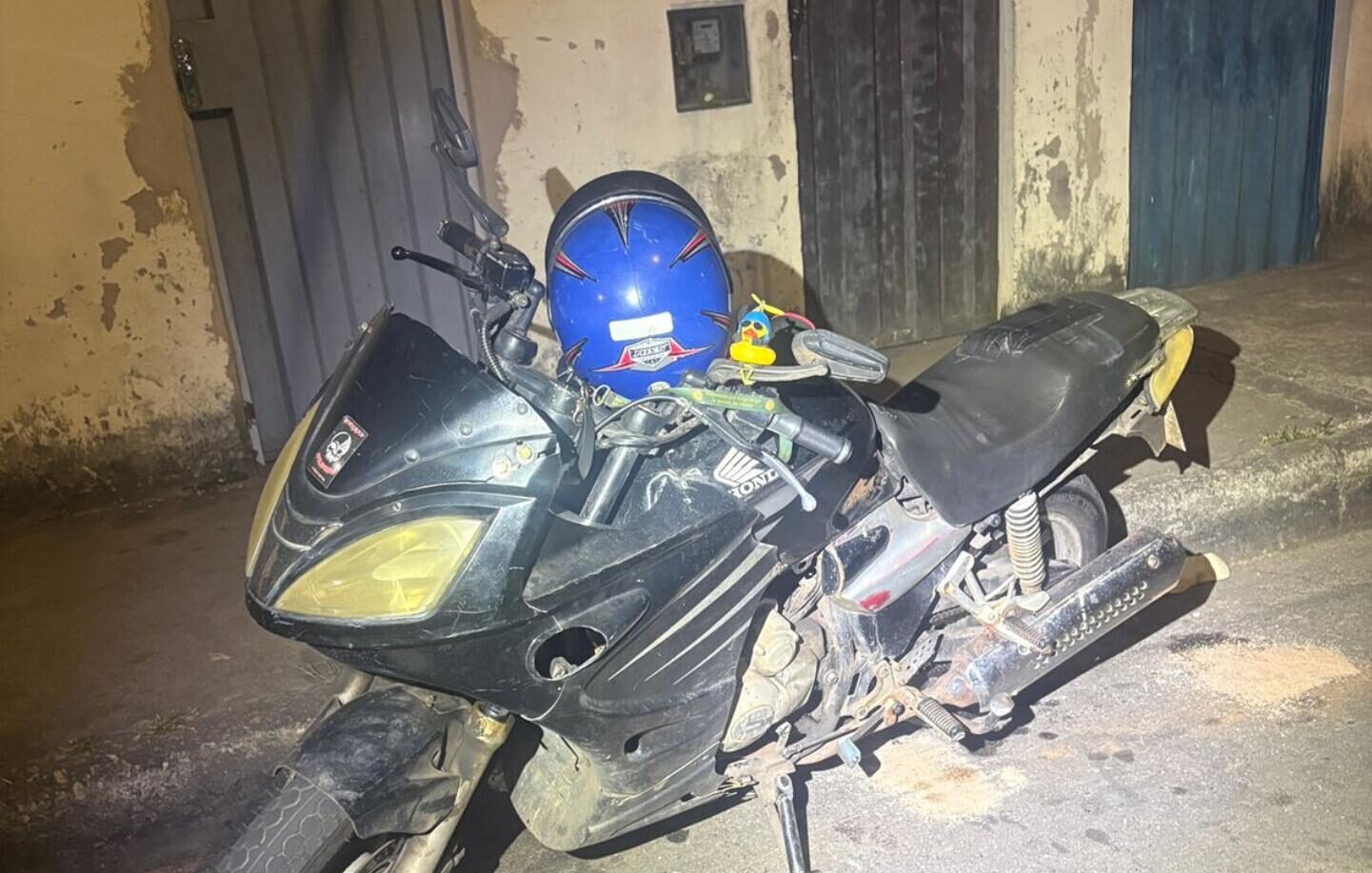 Homem é preso e motocicleta com sinais de adulteração é apreendida em Itabira