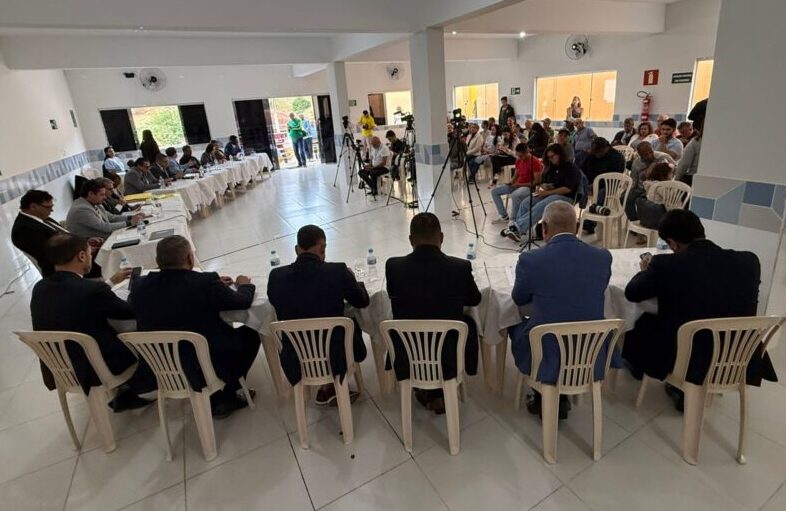 Câmara de Itabira homenageia Dona Tita com minuto de silêncio e moção de pesar durante reunião em Senhora do Carmo
