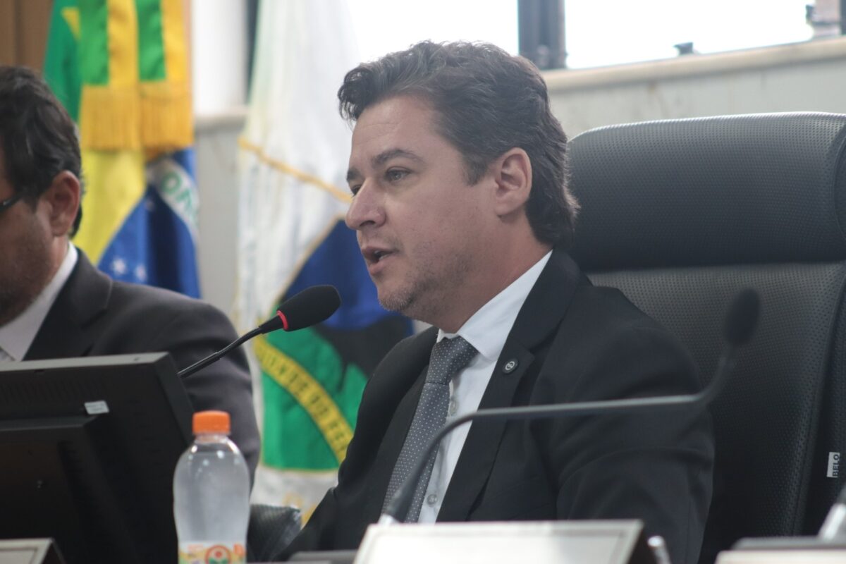 Carlin Filho pede acionamento da Comissão de Ética após novos ataques de Luiz Carlos na Câmara de Itabira