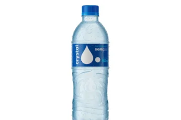 Água mineral Crystal tem lote retirado do mercado após contaminação bacteriana, informa Anvisa
