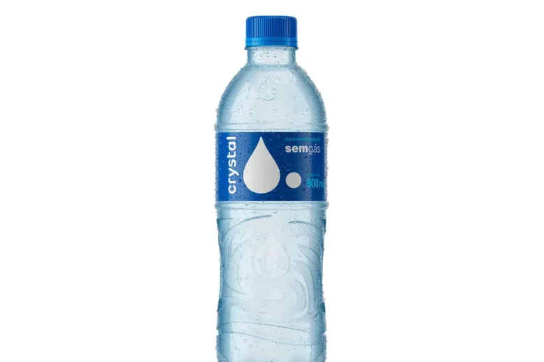 Água mineral Crystal tem lote retirado do mercado após contaminação bacteriana, informa Anvisa