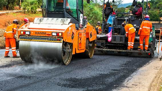 BR-381 tem obras de pavimentação e drenagem em diversos trechos; confira o cronograma