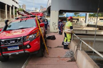 Homem cai de viaduto sobre o Ribeirão Arrudas em Belo Horizonte