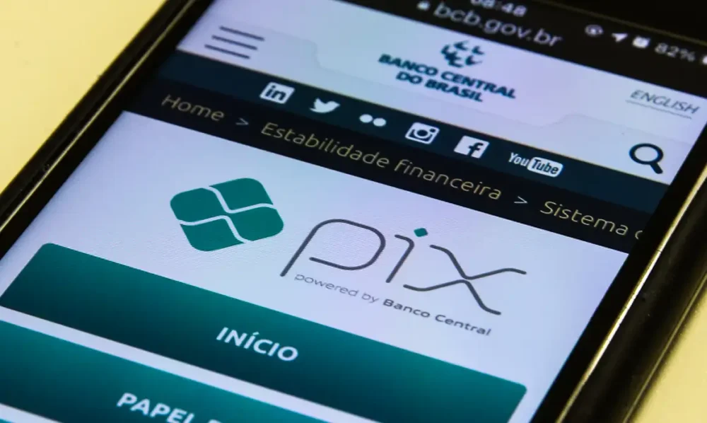 Pix terá novas regras para fraudes, cobrança híbrida e contas-salário; entenda