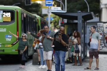 Onda de tarifas zero começa a recuar e prefeituras cancelam benefícios