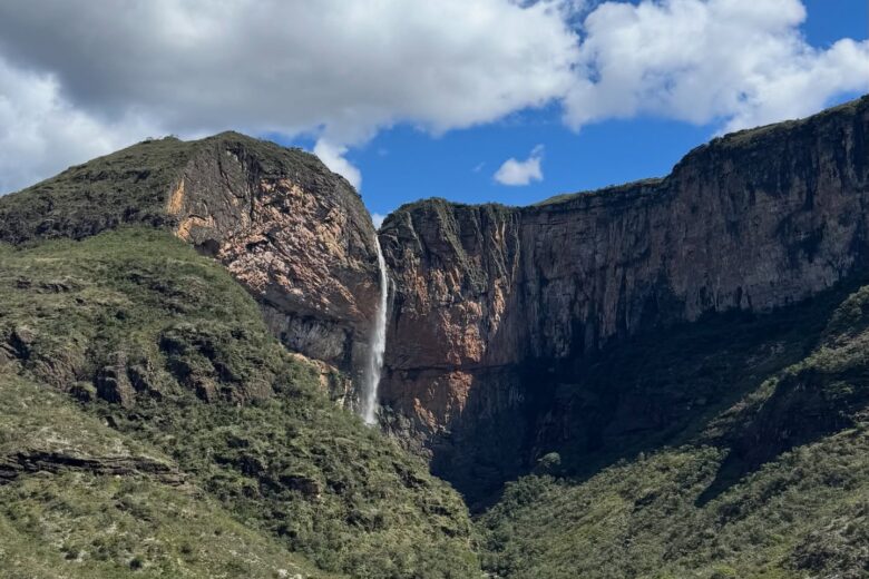 Conceição do Mato Dentro restabelece visitação completa à Cachoeira do Tabuleiro