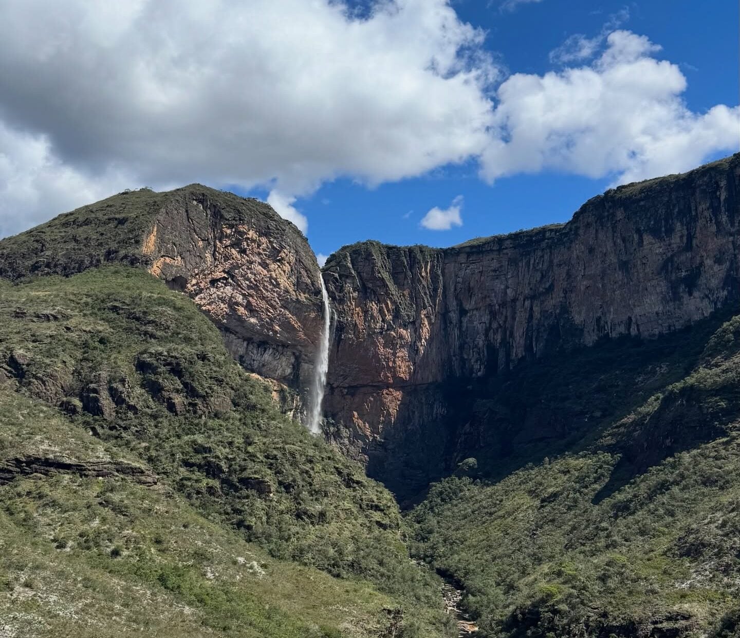 Conceição do Mato Dentro restabelece visitação completa à Cachoeira do Tabuleiro