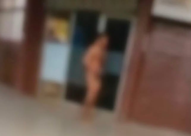 Vídeo: homem é flagrado nu no Terminal Rodoviária Genaro Mafra, em Itabira