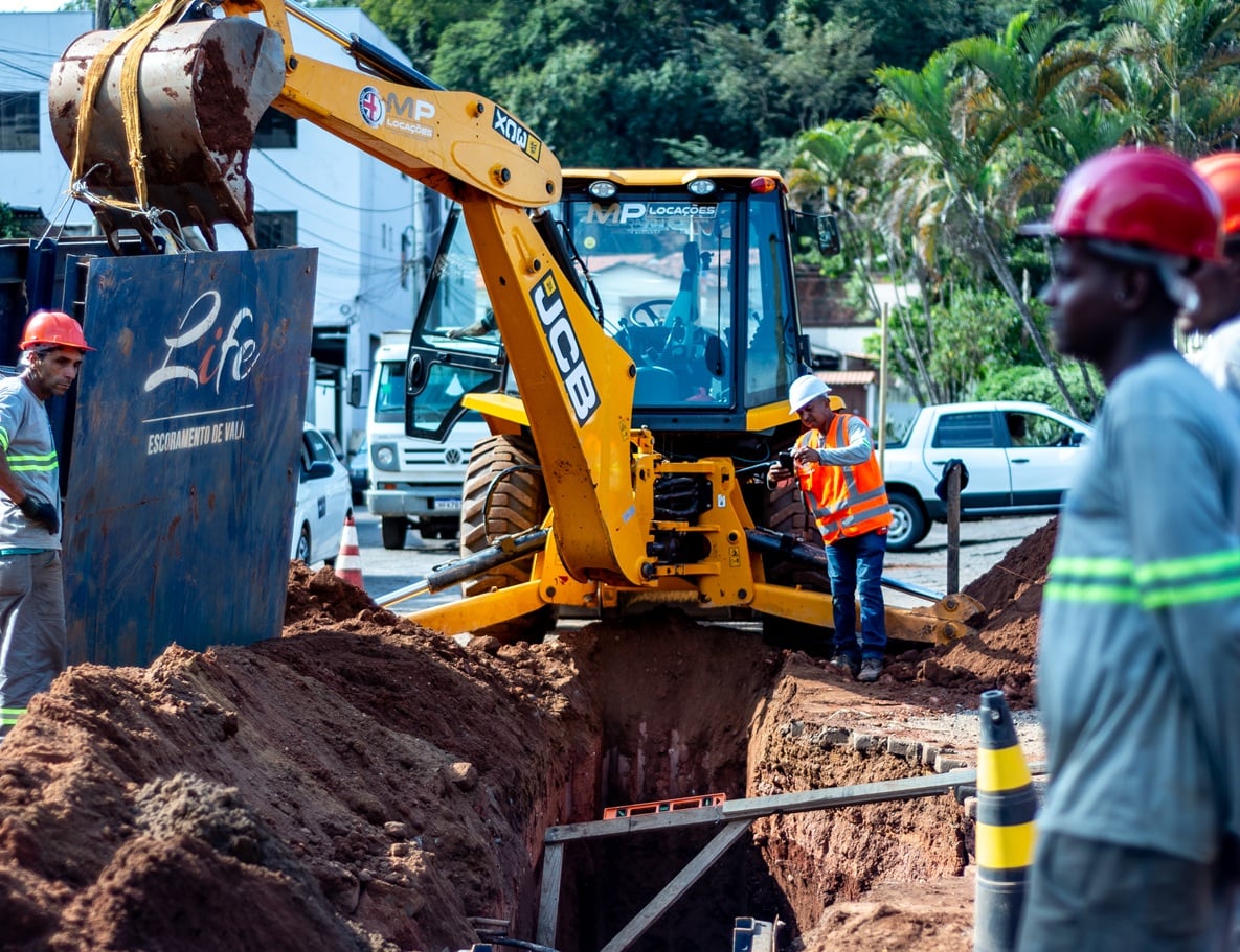 São Gonçalo do Rio Abaixo: continuam as obras do sistema de esgotamento sanitário
