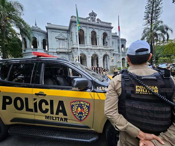 Homem morre após esfaquear mulher e ser espancado em Belo Horizonte