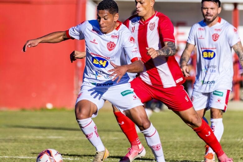 Valério deixa vitória contra o Villa Nova escapar no fim, mas mantém vantagem por vaga na semifinal
