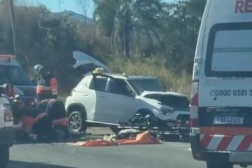 Acidente entre carro e ônibus causa lentidão na BR-381, em Sabará