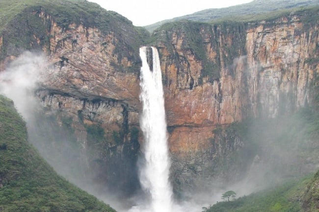 Justiça determina fechamento do poço principal da Cachoeira do Tabuleiro