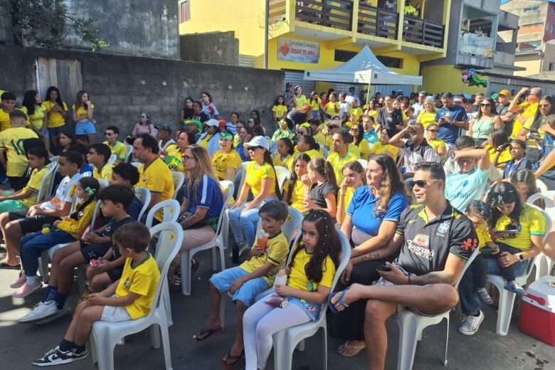 “Nossa Rua é Hexa”: bairro João XXIII, em Itabira, recebe a transmissão do jogo entre Brasil e Noruega pela Copa do Mundo