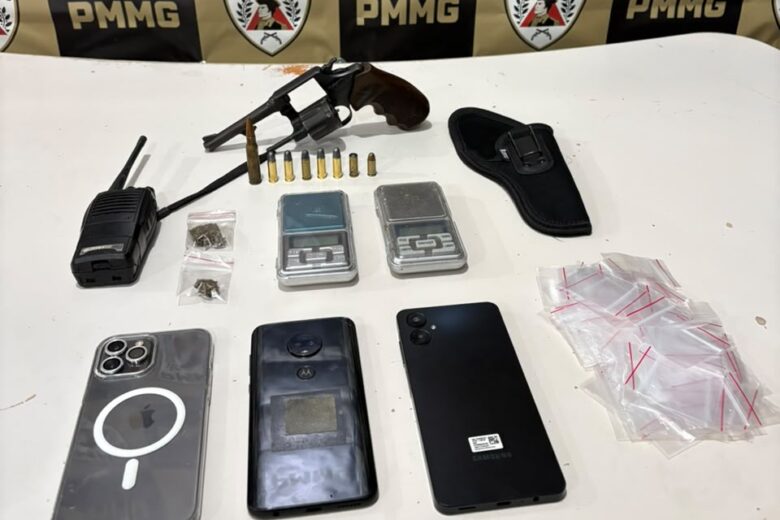 Três suspeitos são presos por tráfico de drogas e porte ilegal de arma de fogo após denúncia de tentativa de roubo em Itabira