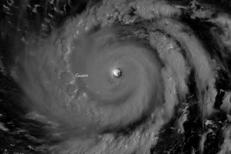 Imagem de satélite impressiona ao revelar força do Supertufão Bavi no Oceano Pacífico