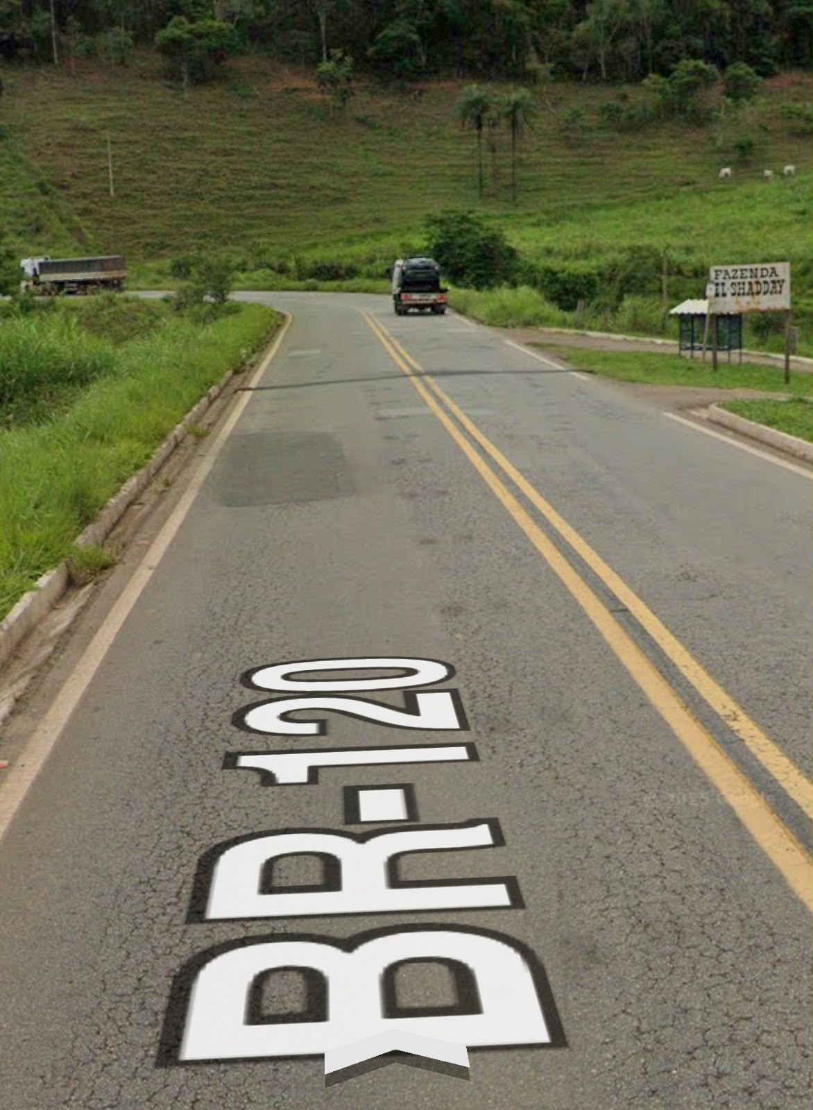 Motociclista bate em placa e despenca em barranco às margens da MGC-120 em Itabira
