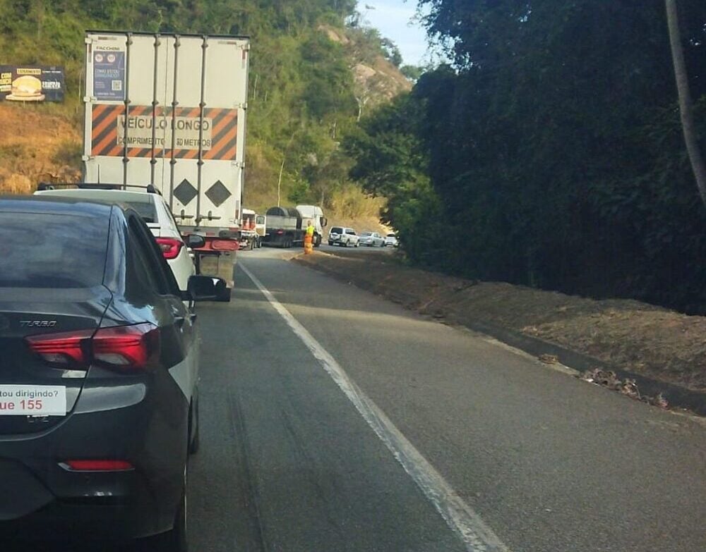 Obras provocam lentidão em diferentes trechos da BR-381 neste domingo; veja os pontos de intervenção