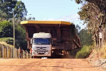 Transporte de báscula mobiliza operação especial e provoca lentidão no trânsito em estradas no entorno Itabira