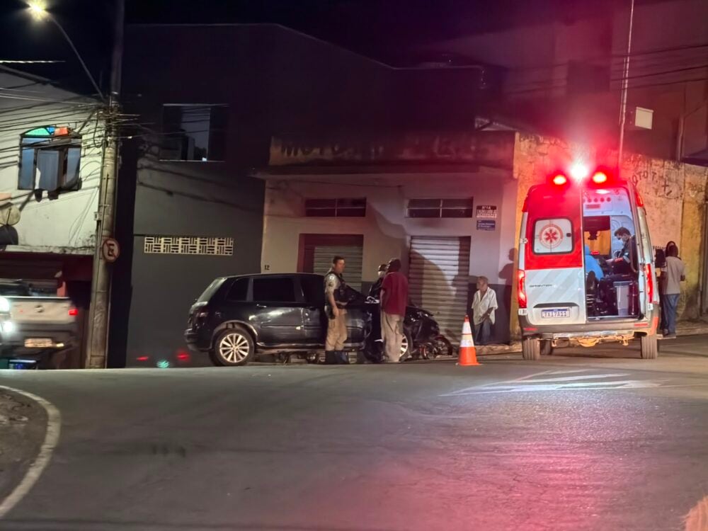 Motociclista fica ferido após colisão com carro no bairro Água Fresca, em Itabira