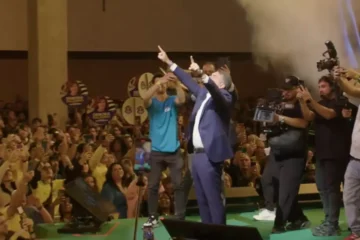 PL oficializa Flávio Bolsonaro como candidato à Presidência da República
