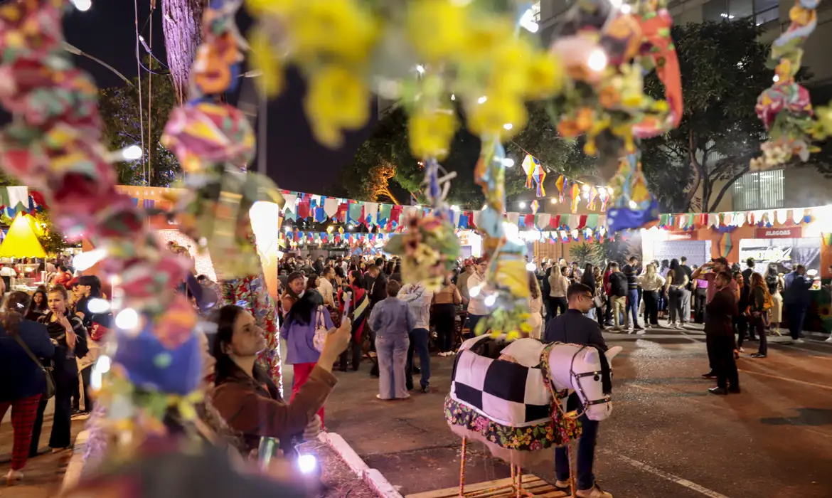 Escola Antonina Moreira promoverá festa junina aberta ao público neste sábado com programação especial