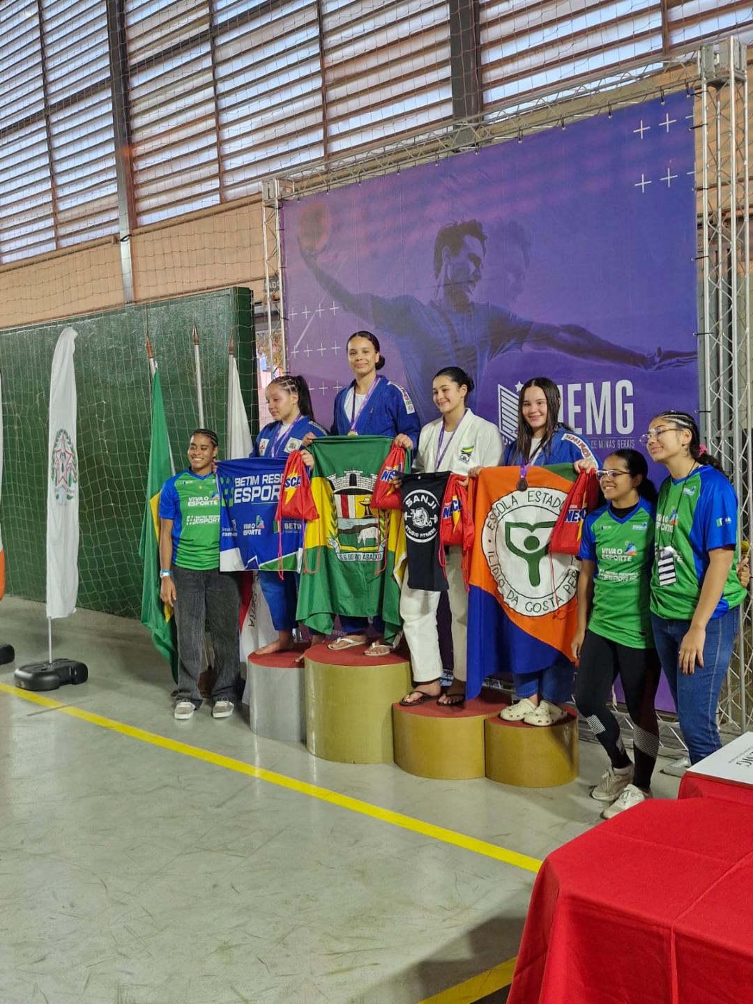 Atletas do judô feminino de São Gonçalo do Rio Abaixo conquistam três medalhas no início do  JEMG