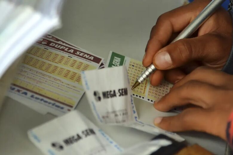 Prêmio de R$ 3,5 milhões movimenta apostas para a Mega-Sena nesta terça-feira