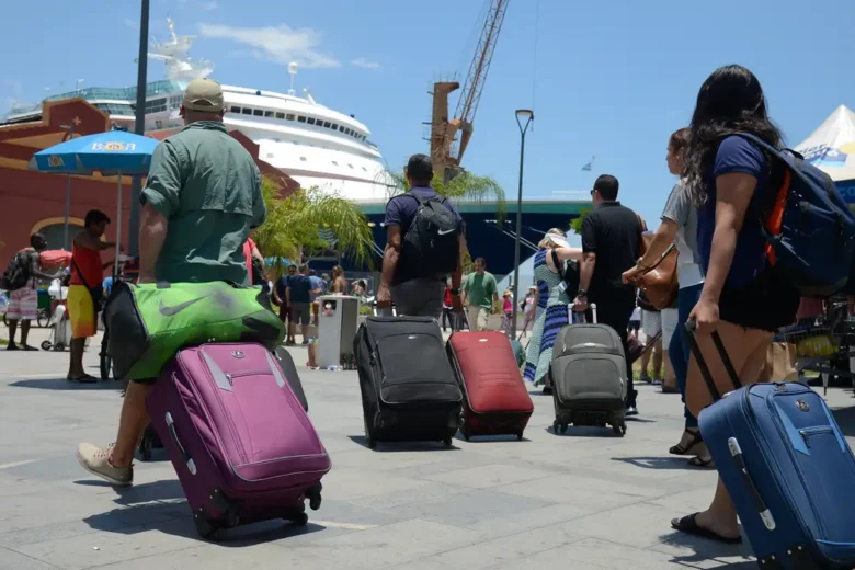 Turismo internacional no Brasil cresce acima da média e impulsiona economia, aponta relatório