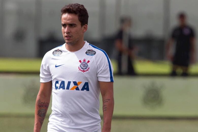 Jadson, ex-Corinthians, é preso por violência doméstica contra a mulher no Paraná