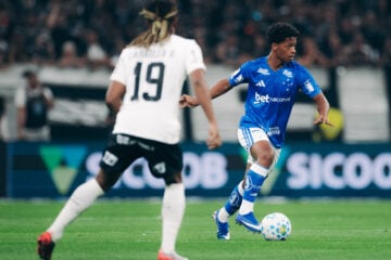 Cruzeiro bate Corinthians por 2 a 1 e amplia vantagem na classificação do Brasileirão