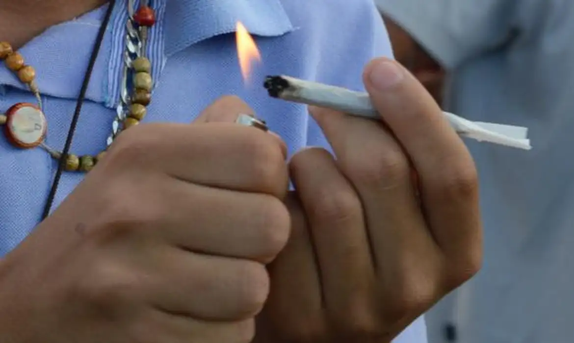 Belo Horizonte terá fiscalização e multa para uso de drogas ilícitas em espaços públicos