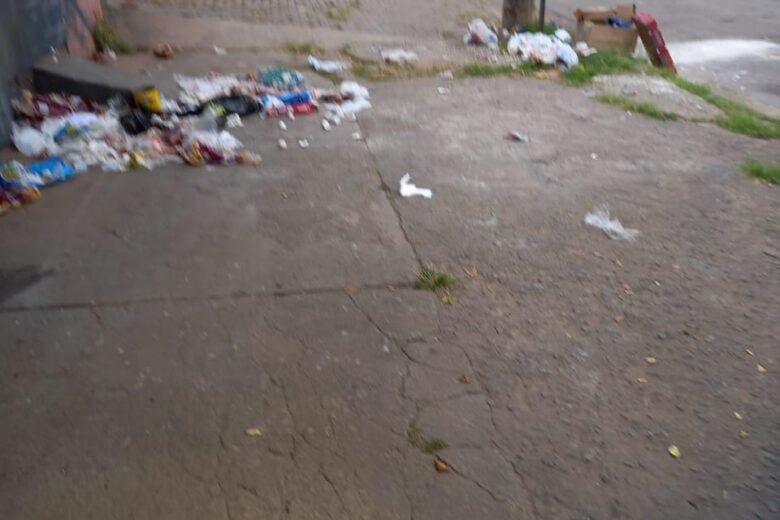 A Itaurb presta um trabalho de excelência, mas alguns cidadãos não colaboram com a limpeza da cidade