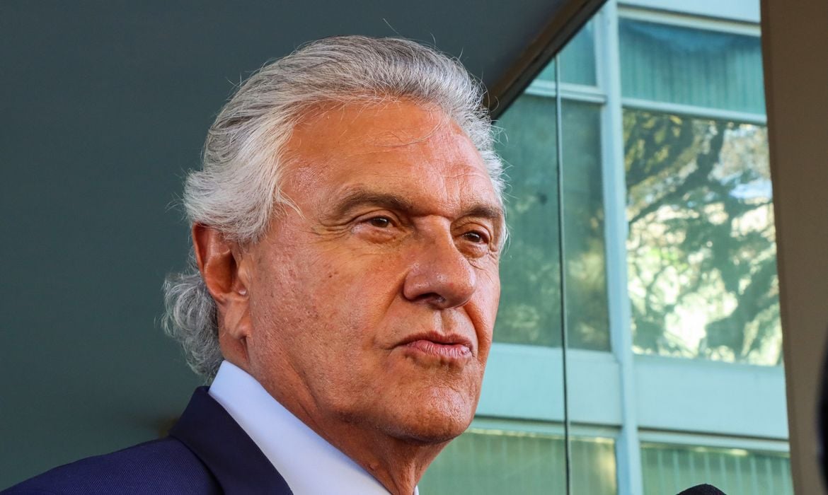 Em entrevista para a Globo, Caiado promete anistiar os condenados do 8 de janeiro  e evita perguntas comprometedoras