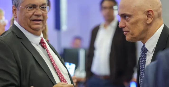 Moraes e Dino defendem revisão de dispensa de diploma para o exercício do jornalismo