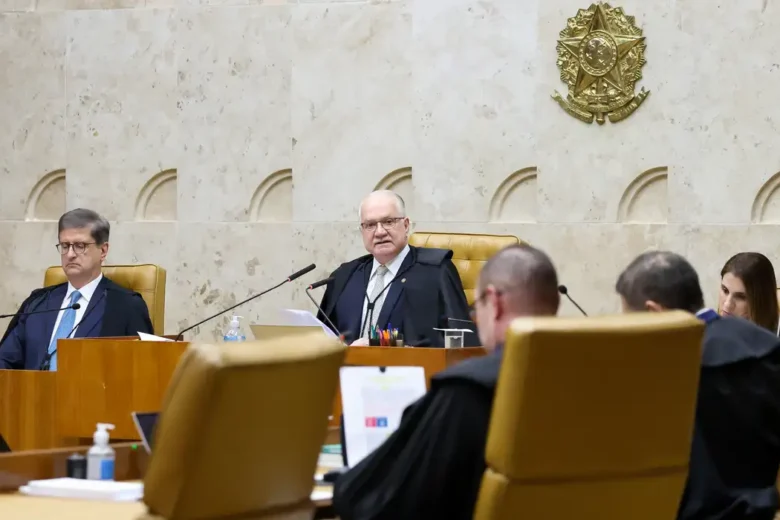 Fachin defende sigilo da fonte e pode levar decisão de Moraes ao plenário