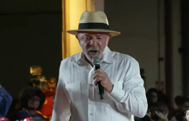 Lula diz que não sabia que o Bolsa Família não havia sido reajustado por quase quatro anos