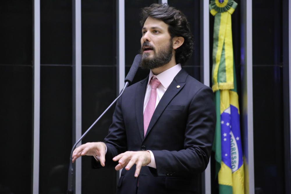 Simões não sobe nas pesquisas porque é “elefante em loja de cristal”, diz Marcelo Aro