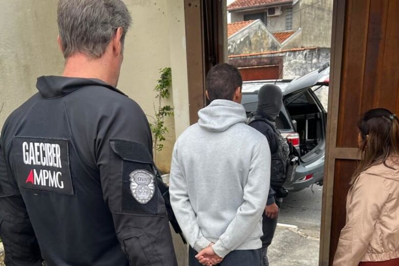 Homem é preso suspeito de aliciar menina de 11 anos pelo Roblox