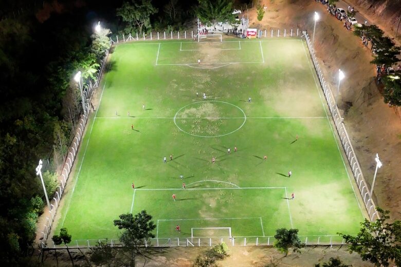 Campos do Vila Nova e São Cristóvão ganham nova iluminação em Itabira; saiba mais