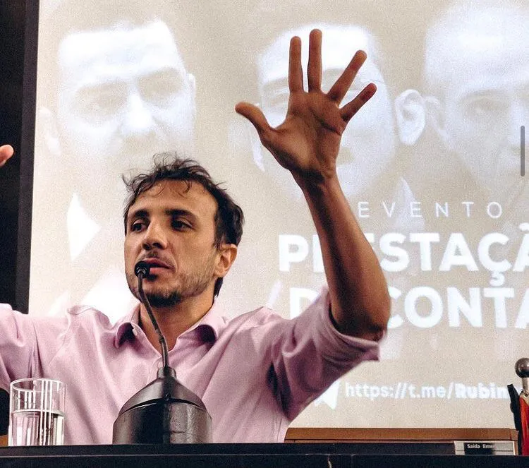 Dias Toffoli suspende a campanha e proíbe a participação de Renan Santos em debates