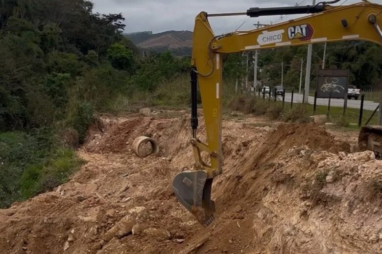 Saae começa obra de recuperação de interceptor de esgoto no bairro Praia, em Itabira