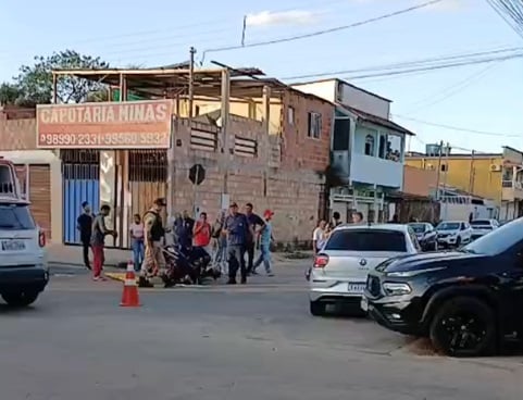 Motociclista fica ferido em batida com carro no bairro São Bento, em Itabira