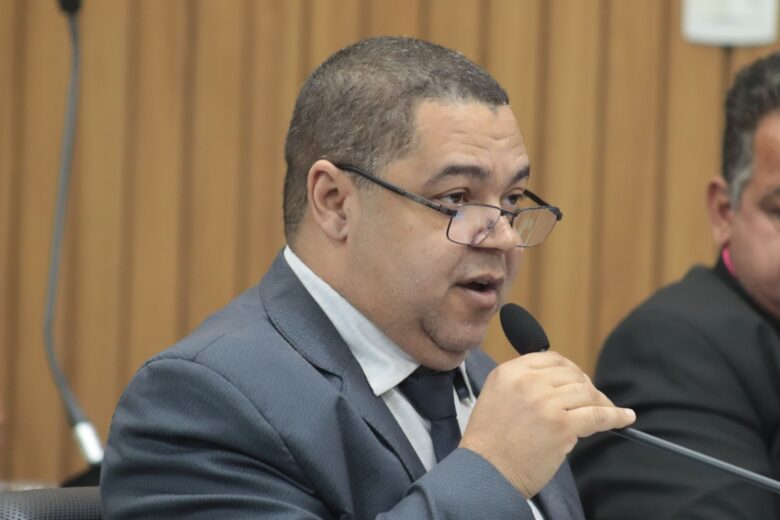 Vereador Luiz Carlos de Ipoema tem candidatura a deputado estadual oficializada pelo Podemos