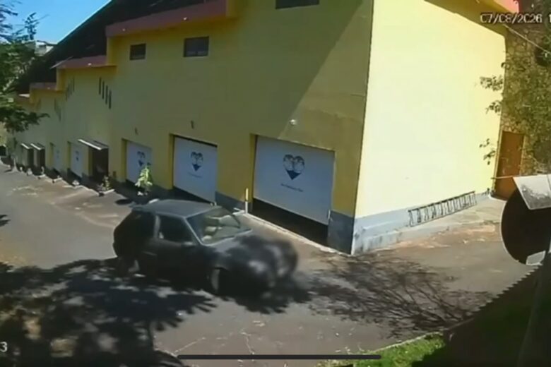 Casal deixa motel sem pagar conta de R$ 142 em Itabira; mulher fugiu pelo muro