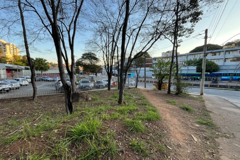 Vereador pede doação de terreno para construção de estacionamento ao lado da FIDE