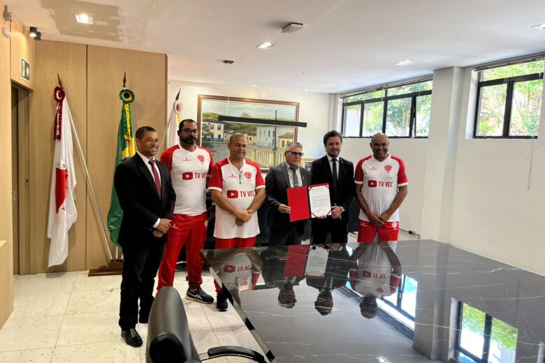 TV VEC recebe homenagem da Câmara de Itabira por cobertura do Valério