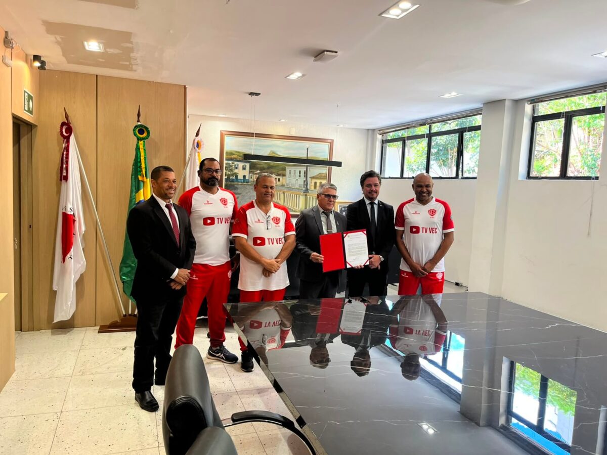 TV VEC recebe homenagem da Câmara de Itabira por cobertura do Valério