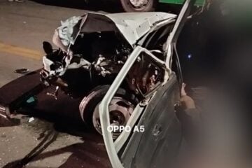 Saveiro colide contra ônibus estacionado no Fênix e deixa motorista gravemente ferido em Itabira
